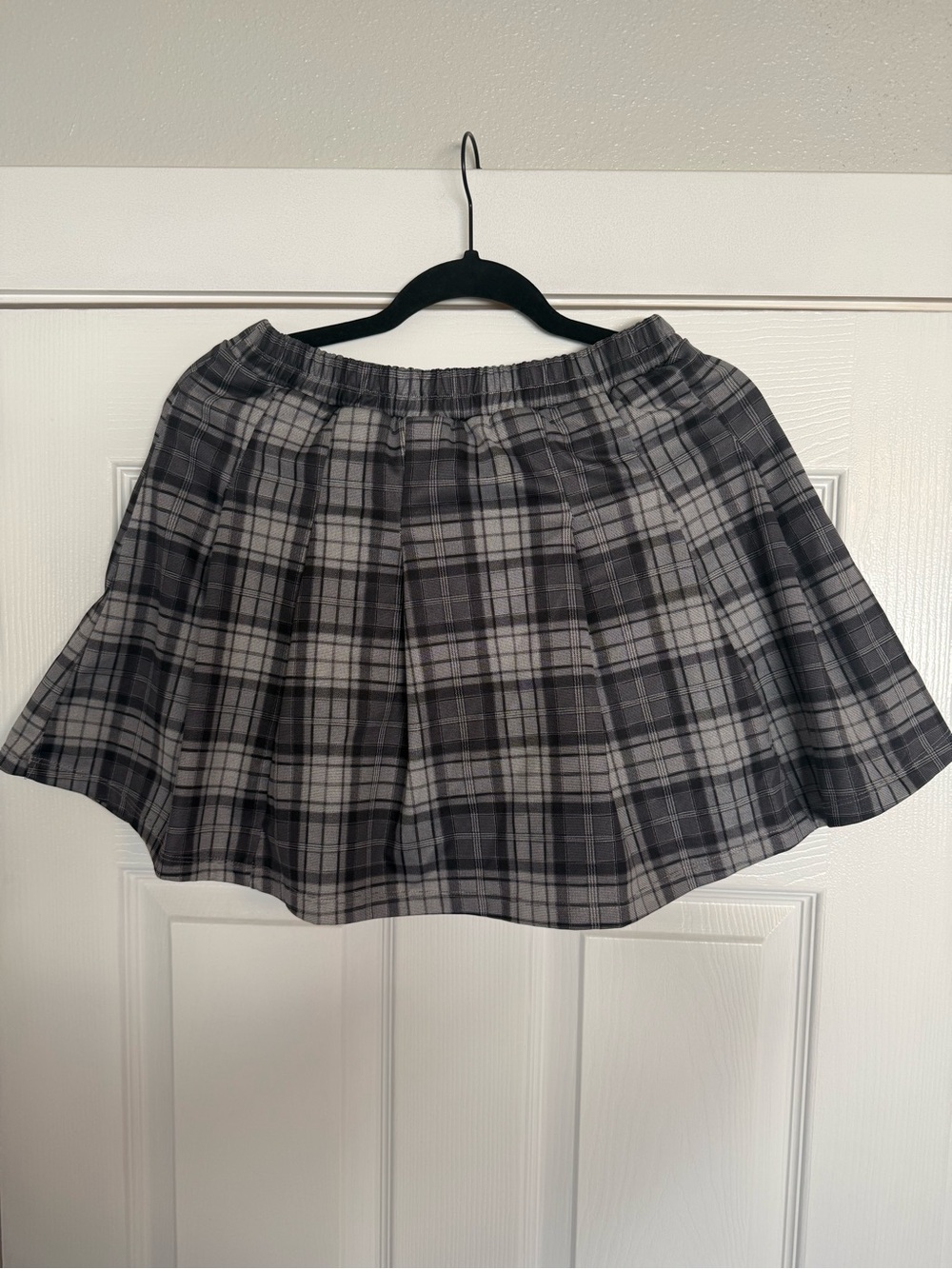 Gray Plaid Pleated Skirt